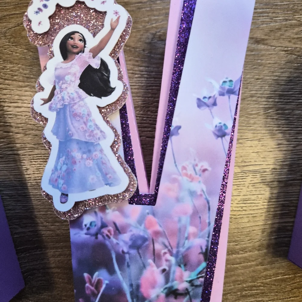 Encanto Isabela Party Decorations Letter Boxes Table Centerpieces & Cupcake Pick